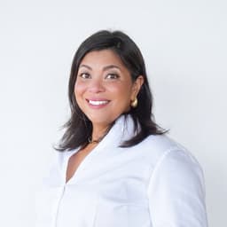 Headshot of Aya Shlachter