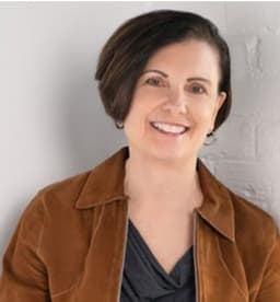 Headshot of Laura Weiss