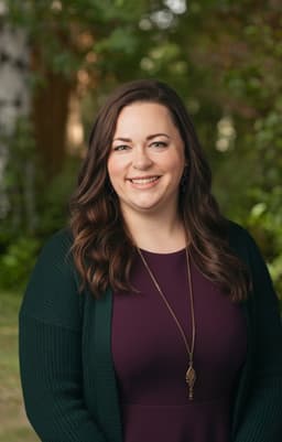 Headshot of Leah Alissa Bayer
